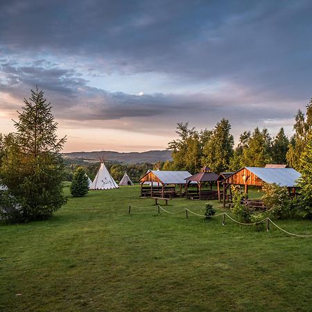 Fort Wapiti Hotel Zalasowa ภายนอก รูปภาพ